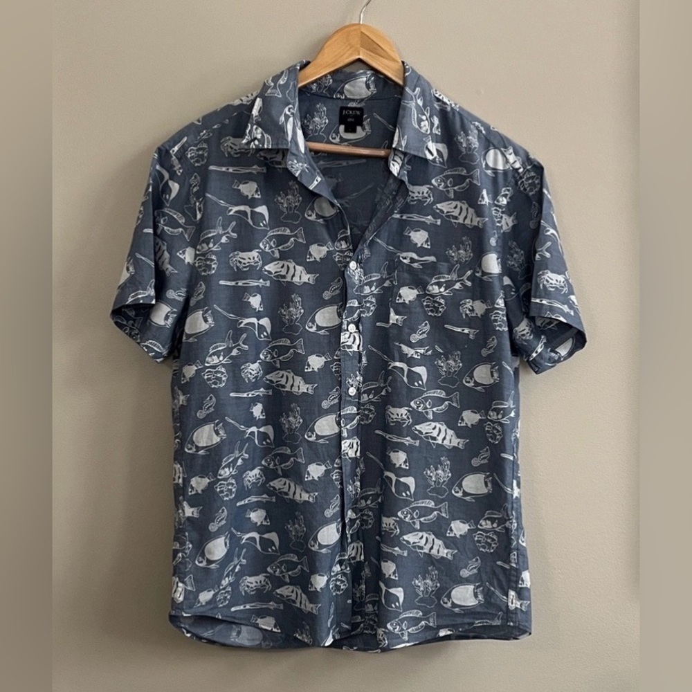 J Crew grey fish print button down short sleeve shirt size large